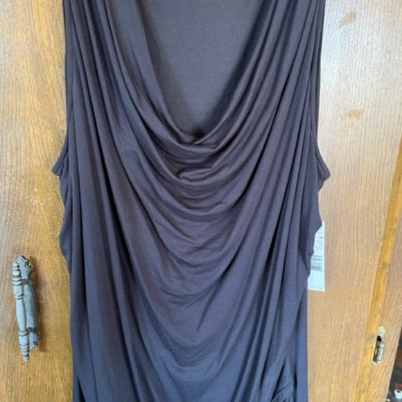 Elie Tahari - Picture 8 of 10